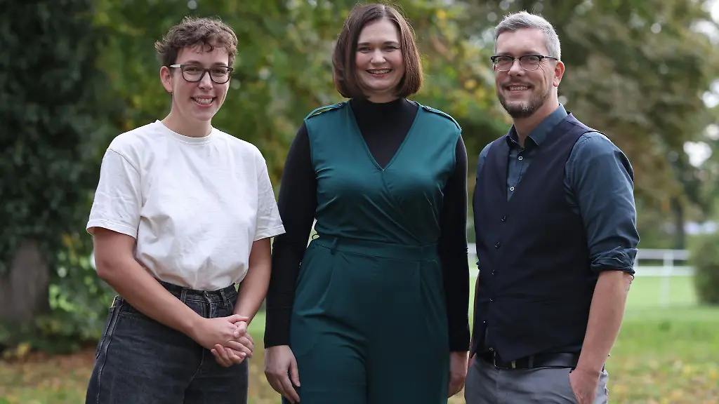 Die-Bundestagsabgeordnete-Claudia-Mueller-M-und-der-Landesvorsitzender-Ole-Krueger-r-kandidieren-fuer-die-Spitzenplaetze-auf-der-neuen-Landesliste