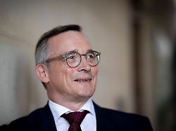 R21 agiert "wie eine Partei": Bedenken wegen staatlichen Zuschüssen für rechte Denkfabrik