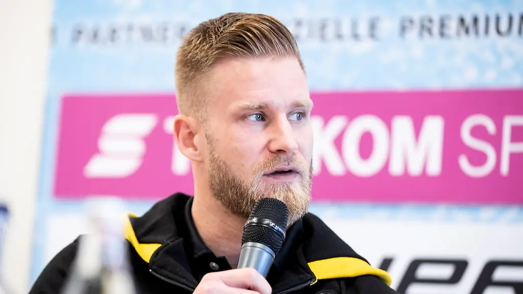 c0f6fc9740e476c411c3b28bc3cf5ee1