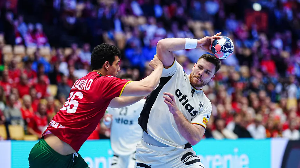 Ricardo-Brandao-Portugal-86-Johannes-Golla-Deutschland-04-DEN-Deutschland-vs-Portugal-Handball-EHF-Europameisterschaft-2026-Hauptrunde-Spieltag-1-22-01-2026-DEN-Deutschland-vs-Portugal-Handball-EHF-Europameisterschaft-2026-Hauptrunde-Spieltag-1-22-01