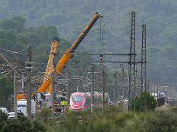 Todeszahl steigt auf 45: Deutsche Frau unter Opfern des Zugunglücks in Spanien