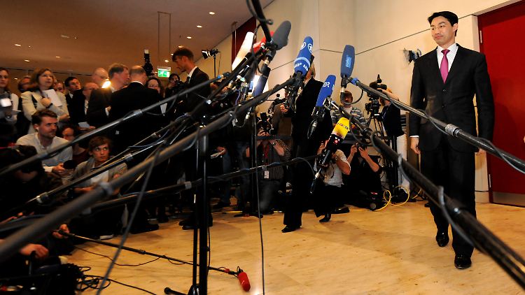 Dem Gefäßchirurgen Philipp Rösler stehen noch manche Eingriffe bevor.