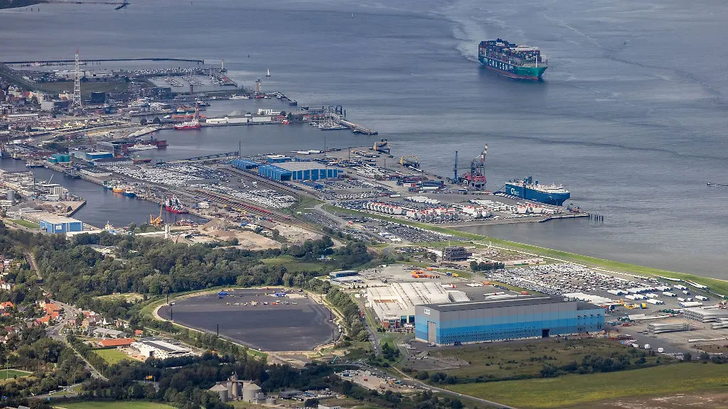 Das-Land-Schleswig-Holstein-will-140-Millionen-in-Brunsbuettel-und-andere-Haefen-investieren