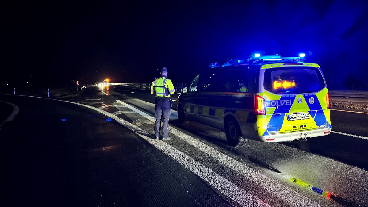 Glatte-Stra-en-in-NRW-Drei-Tote-und-elf-Verletzte-bei-mehreren-Unf-llen-auf-A44