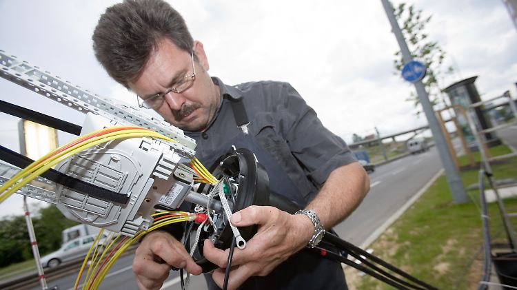 Wirtschaftsverbände beklagen, dass der DSL-Ausbau in Deutschland zu langsam vorangehe.