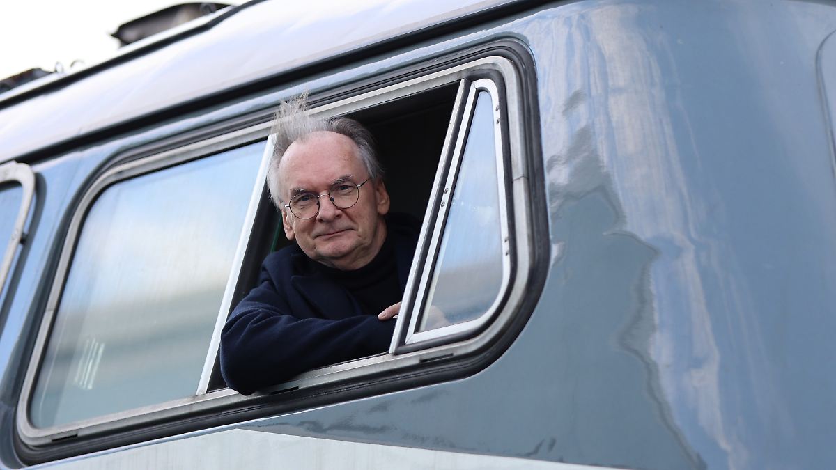 Amts-bergabe-in-Sachsen-Anhalt-Der-ehrliche-Makler-tritt-ab