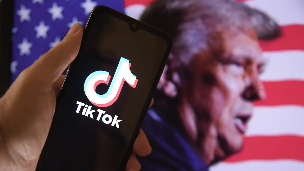TikTok-may-close-its-app-for-users-in-the-United-States-starting-Sunday-19th-when-a-federal-law-banning-the-social-media-tool-in-the-country-may-come-into-effect