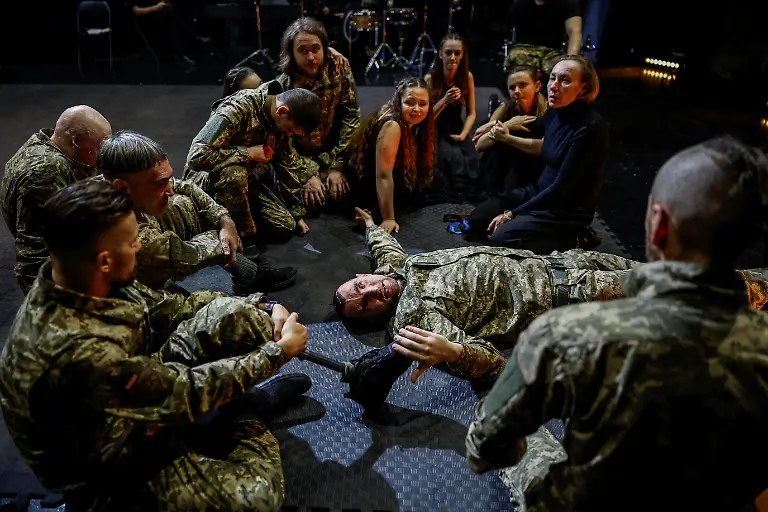 2026-01-22T080313Z_1302600654_RC2R9IAG4AK8_RTRMADP_3_UKRAINE-CRISIS-VETERANS-THEATRE