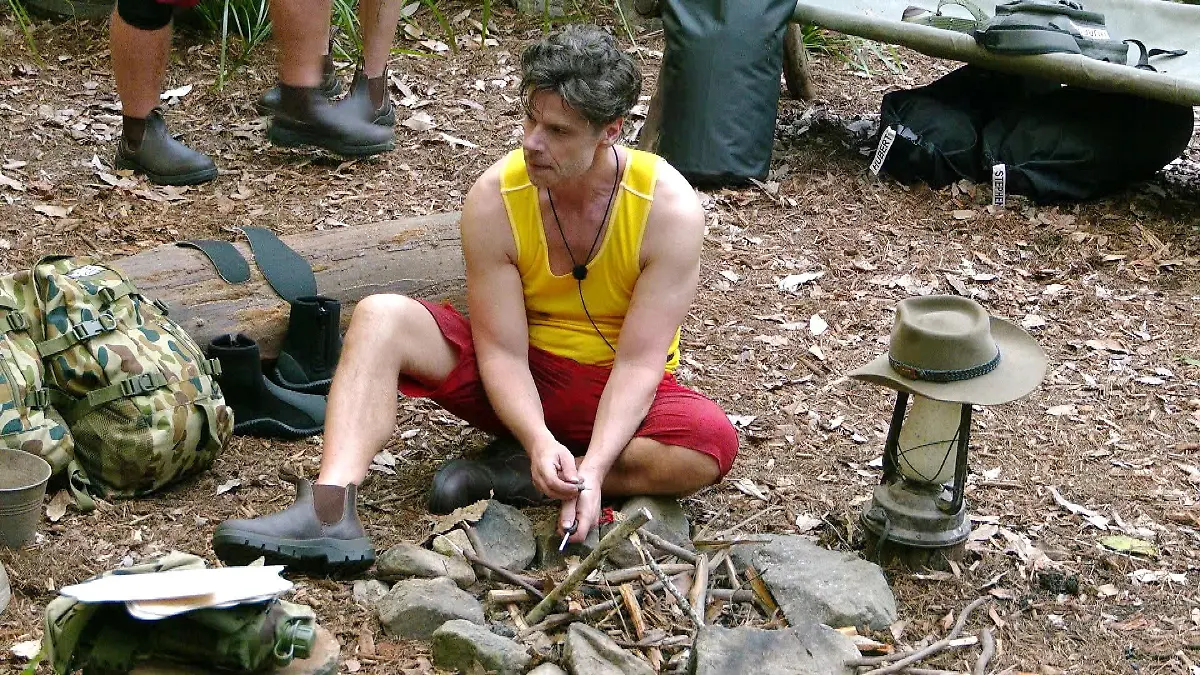 ACHTUNG-SPERRFRIST-FUeR-ALLE-MEDIEN-BIS-ZUM-SHOWENDE-FREITAG-23-JANUAR-2026-23-50-UHR-Stephen-Duerr-versucht-im-Camp-Snake-Rock-Feuer-zu-machen-Die-Verwendung-des-sendungsbezogenen-Materials-ist-nur-mit-dem-Hinweis-und-Verlinkung-auf-RTL-gestattet