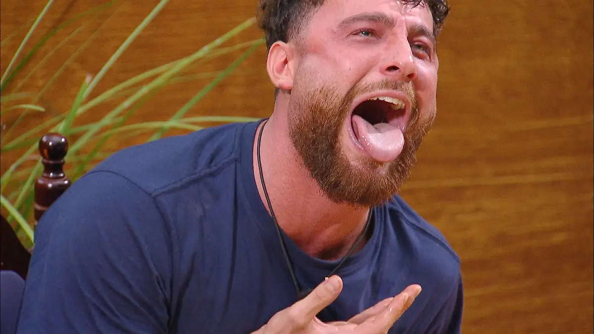 ACHTUNG-SPERRFRIST-FUeR-ALLE-MEDIEN-BIS-ZUM-SHOWENDE-FREITAG-23-JANUAR-2026-23-50-UHR-Umut-Tekin-muss-bei-der-Dschungelpruefung-Die-Unfair-Raeter-seinen-Teller-innerhalb-von-einer-Minute-leer-bekommen-Er-bekommt-vier-Schnecken-Die-Verwendung-des-sendungsbezogenen-Materials-ist-nur-mit-dem-Hinweis-und-Verlinkung-auf-RTL-gestattet