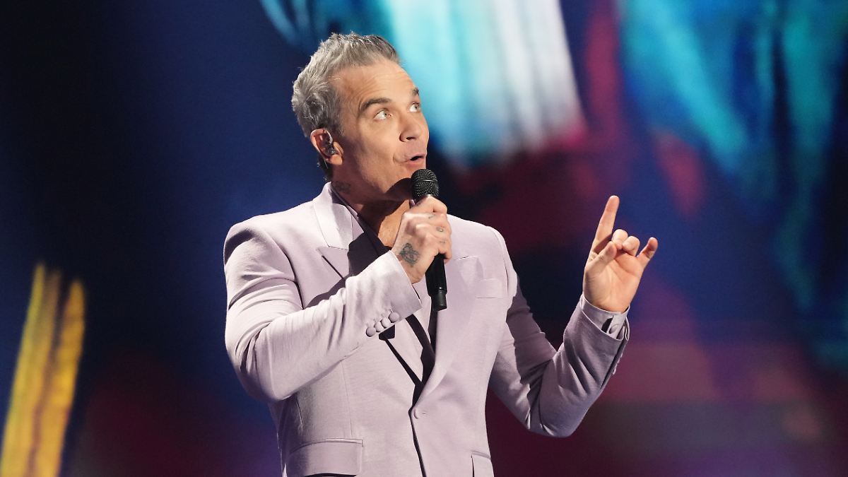 Neues-Album-geht-auf-die-Eins-Robbie-Williams-l-sst-mit-Britpop-sogar-die-Beatles-hinter-sich