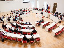 Berlin & Brandenburg: Sieben Ordnungsrufe im Brandenburger Landtag seit der Wahl