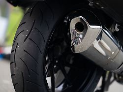 Bayern: Motorradfahrer greift aus Eifersucht ein Paar in Coburg an