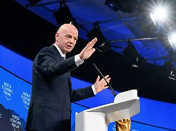 FIFA-Boss erzürnt die Insel: Infantino bringt mit "Witz" auch britische Polizei gegen sich auf