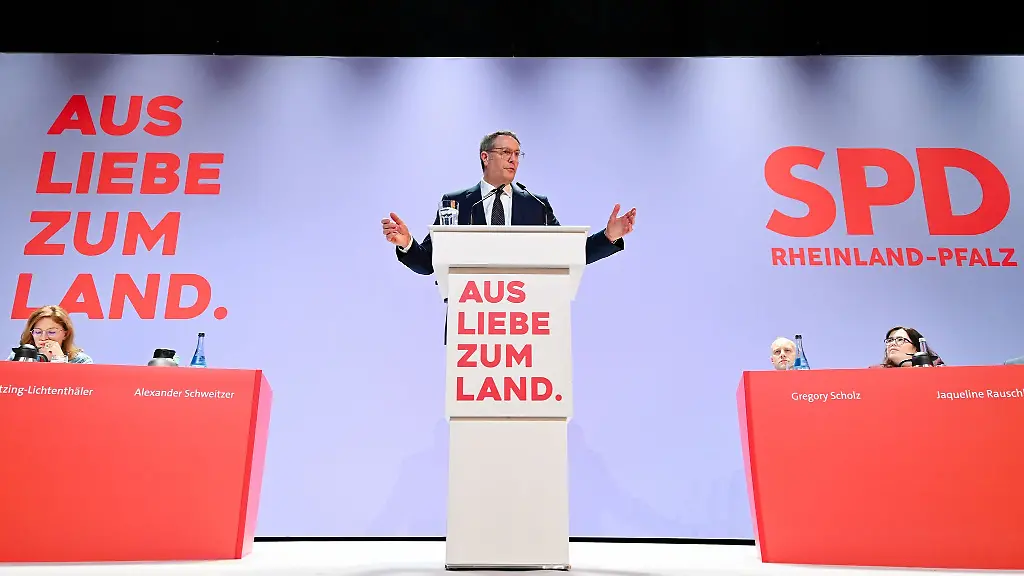 Der-Anspruch-muss-voellig-klar-sein-Null-Toleranz-fuer-Gewalt-in-unseren-Schulen-vor-unseren-Schulen-neben-unseren-Schulen-sagte-Schweitzer