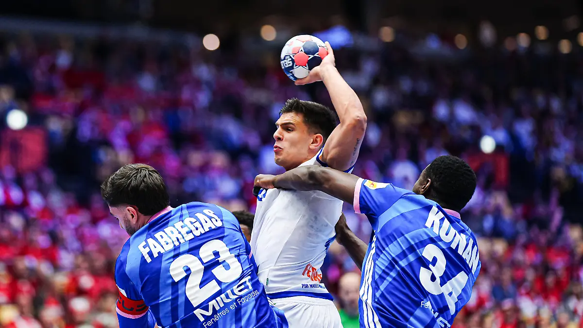 Ludovic-Fabregas-Frankreich-23-Francisco-Costa-Portugal-26-Karl-Konan-Frankreich-34-DEN-Frankreich-vs-Portugal-Handball-EHF-Europameisterschaft-2026-Hauptrunde-Spieltag-2-24-01