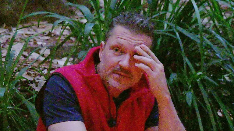 ACHTUNG-SPERRFRIST-FUeR-ALLE-MEDIEN-BIS-ZUM-SHOWENDE-SAMSTAG-24-JANUAR-2026-22-30-UHR-Am-Lagerfeuer-sprechen-Hardy-Krueger-und-Patrick-offen-ueber-Alkoholkonsum-und-dessen-Folgen-Die-Verwendung-des-sendungsbezogenen-Materials-ist-nur-mit-dem-Hinweis-und-Verlinkung-auf-RTL-gestattet