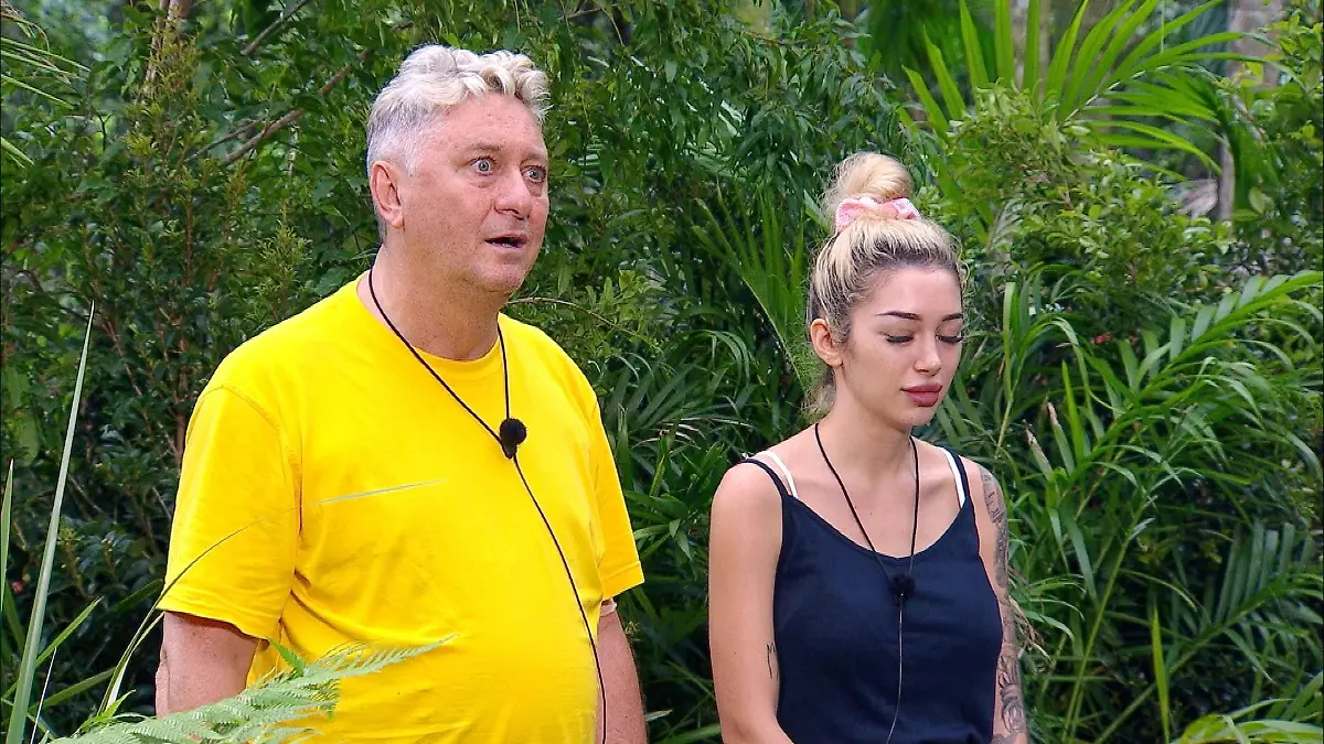 ACHTUNG-SPERRFRIST-FUeR-ALLE-MEDIEN-BIS-ZUM-SHOWENDE-SAMSTAG-24-JANUAR-2026-22-30-UHR-Ariel-und-Hubert-Fella-treten-zur-Dschungelpruefung-Wissen-macht-Bah-an-Die-Verwendung-des-sendungsbezogenen-Materials-ist-nur-mit-dem-Hinweis-und-Verlinkung-auf-RTL-gestattet