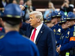 Künstler verärgern US-Präsident: Ärger um "American Idiot": Trump pöbelt und bleibt Super Bowl fern