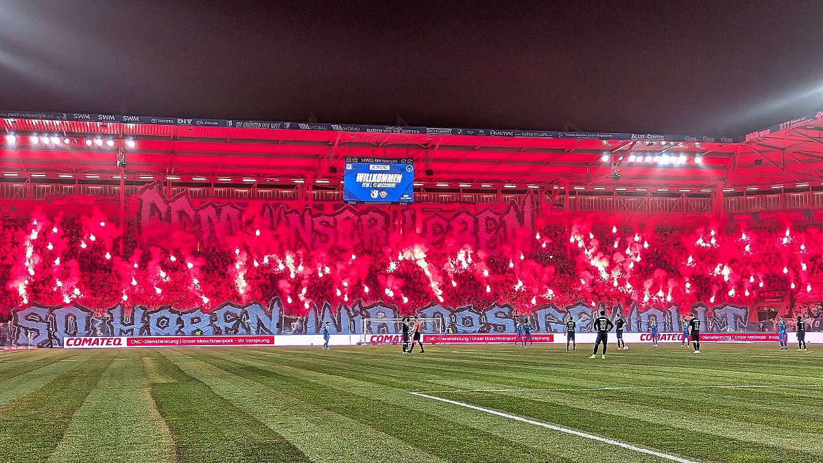 Dresden-jubelt-in-Magdeburg-Pyrotechnik-sorgt-f-r-lange-Nachspielzeit-im-Ost-Duell