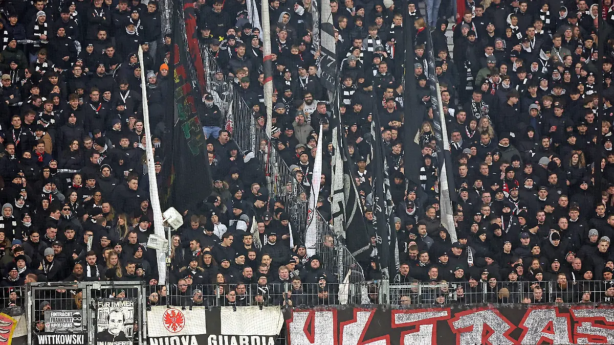24-01-2026-xovx-Fussball-Bundesliga-Eintracht-Frankfurt-TSG-1899-Hoffenheim-Die-Fans-von-Eintracht-Frankfurt-von-Eintracht-Frankfurt-stellen-nach-dem-1-3-gegen-die-TSG-Hoffenheim-ihren-Support-fuer-die-eigene-Mannschaft-komplett-ein