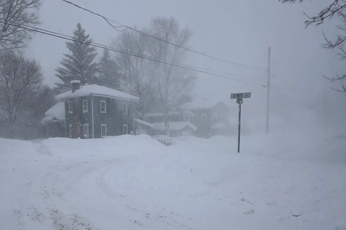 Strong-winds-kick-up-snow-in-Lowville-New-York-on-Friday-Jan-23-2026