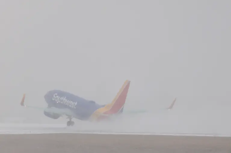 NASHVILLE-TENNESSEE-JANUARY-24-A-southwest-flight-takes-off-at-Nasvhille-International-Airport-as-snow-falls-on-January-24-2026-in-Nashville-Tennessee-A-massive-winter-storm-is-expected-to-bring-frigid-temperatures-ice-and-snow-to-millions-of-Americans-across-the-nation