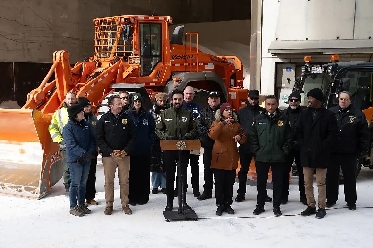 Photo-by-NDZ-STAR-MAX-IPx-2026-1-24-26-Mayor-Zohran-Mamdani-holds-a-press-conference-on-the-City-s-winter-weather-preparations-at-the-Spring-Street-Salt-Shed-on-January-24-2026-in-New-York