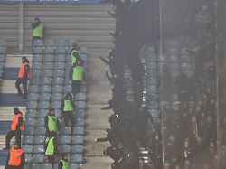 Gewaltausbruch in 2. Bundesliga: Polizei ermittelt nach Ost-Derby wegen versuchten Mordes