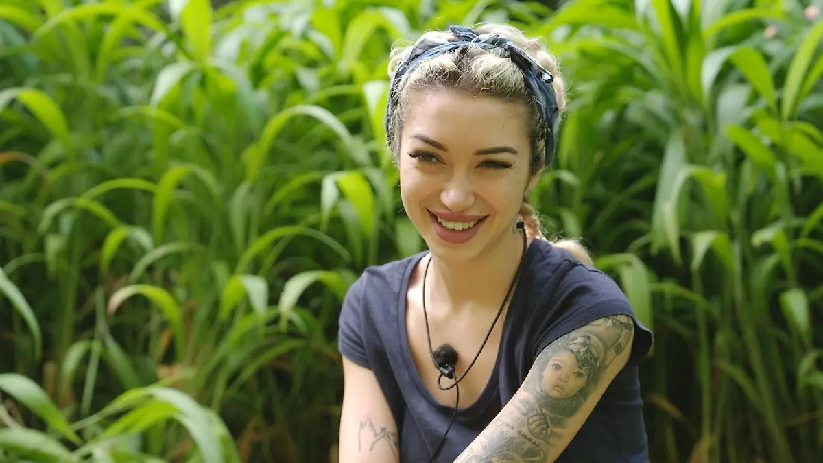 ACHTUNG-SPERRFRIST-FUeR-ALLE-MEDIEN-BIS-ZUM-SHOWENDE-SONNTAG-25-JANUAR-2026-20-55-UHR-Ariel-auf-dem-Weg-zur-Dschungelpruefung-Wo-Kabel-Test-Die-Verwendung-des-sendungsbezogenen-Materials-ist-nur-mit-dem-Hinweis-und-Verlinkung-auf-RTL-gestattet