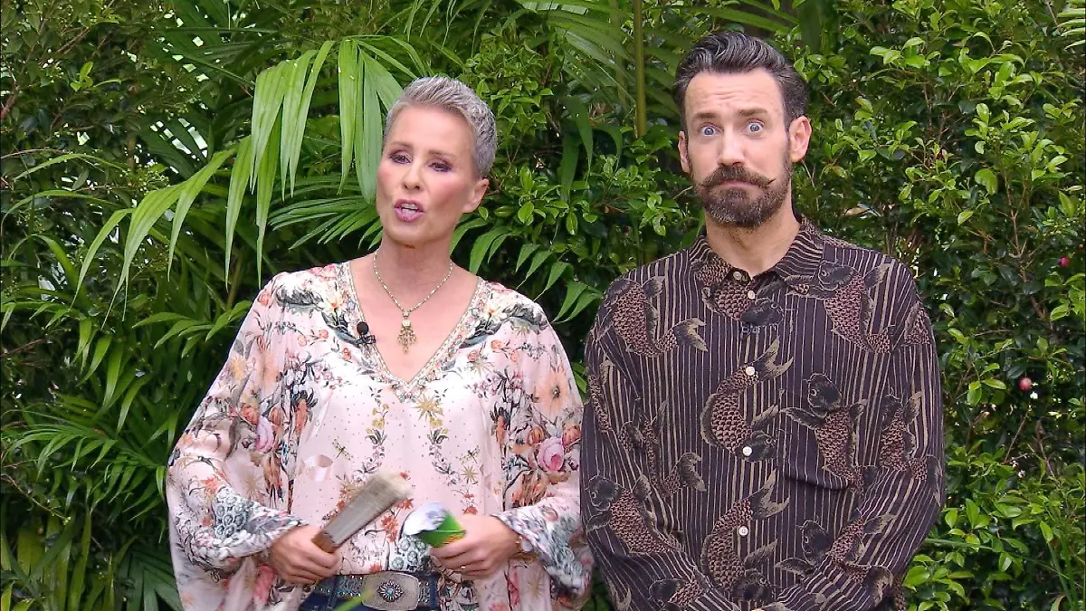 ACHTUNG-SPERRFRIST-FUeR-ALLE-MEDIEN-BIS-ZUM-SHOWENDE-SONNTAG-25-JANUAR-2026-20-55-UHR-Sonja-Zietlow-und-Jan-Koeppen-bei-der-Dschungelpruefung-Wo-Kabel-Test-Die-Verwendung-des-sendungsbezogenen-Materials-ist-nur-mit-dem-Hinweis-und-Verlinkung-auf-RTL-gestattet