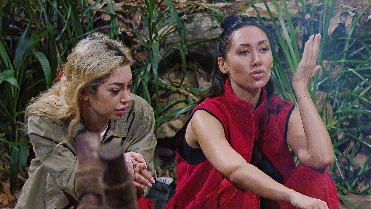 ACHTUNG-SPERRFRIST-FUeR-ALLE-MEDIEN-BIS-ZUM-SHOWENDE-SONNTAG-25-JANUAR-2026-20-55-UHR-Gegenueber-Samira-Yavuz-r-wettert-Ariel-gegen-Eva-Die-Verwendung-des-sendungsbezogenen-Materials-ist-nur-mit-dem-Hinweis-und-Verlinkung-auf-RTL-gestattet