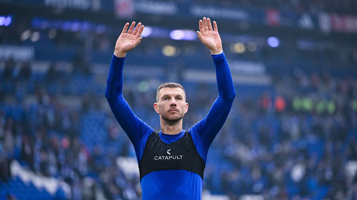 -Fast-wie-ein-Sieg-Edin-Dzeko-knackt-bei-Schalke-Deb-t-gleich-mehrere-Uralt-Rekorde
