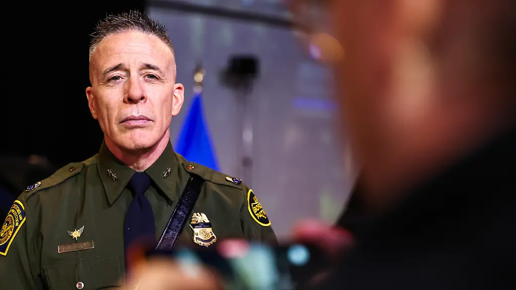 Border-Patrol-Commander-Gregory-Bovino-speaks-to-the-media-after-U-S-Vice-President-JD-Vance-gives-a-press-conference-at-Royalston-Square-in-Minneapolis-Minnesota-on-January-22-2026