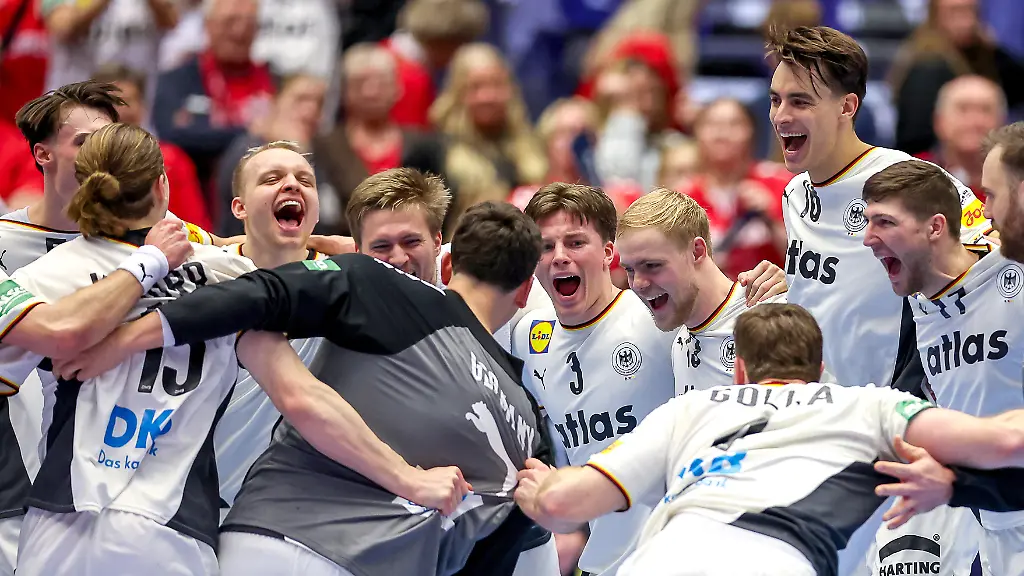 22-01-2026-Handball-Men-s-EHF-EURO-2026-Deutschland-Portugal-Jyske-Bank-Boxen-in-Herning-Daenemark-Main-Round-Abschlussjubel-nach-dem-deutschen-SIeg-gegen-Portugal