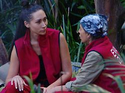 "Offene Beine, offenes Ohr?: Explosiver Dschungel-Quickie an Tag 3