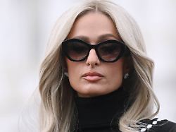 Krankheit, die sie nicht kannte: Paris Hilton spricht über "extrem schmerzhafte" 2000er Jahre