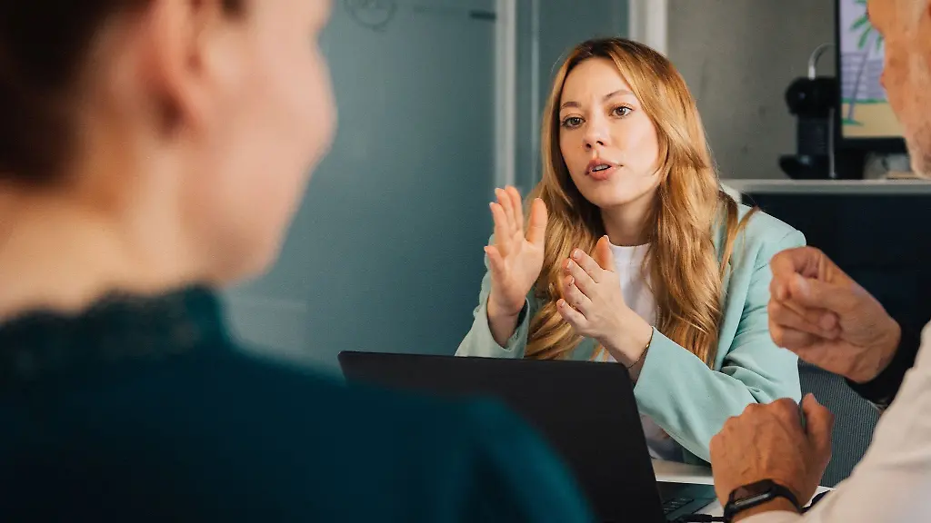 Wer-eine-Gehaltserhoehung-will-sollte-seinen-Marktwert-kennen-und-Ansprueche-klar-begruenden-koennen