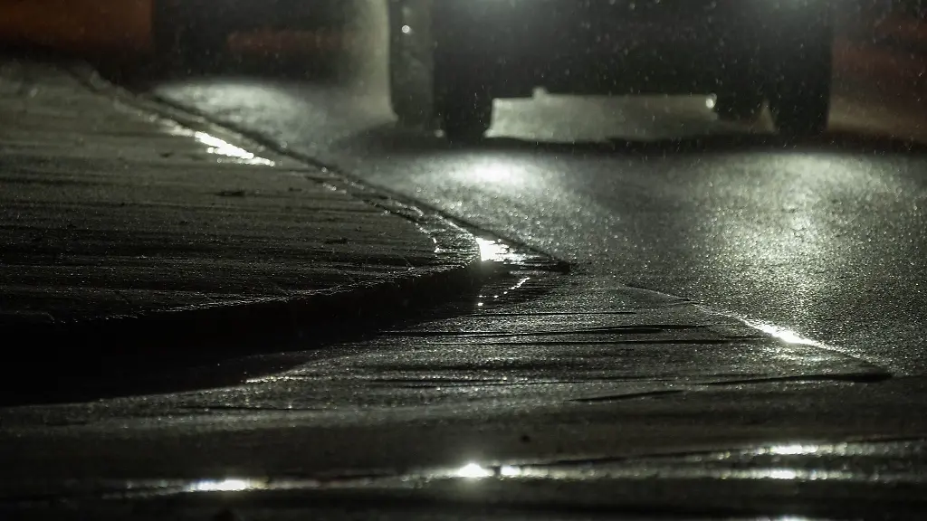 Eisglaette-liess-manchen-Autofahrer-ins-Rutschen-kommen