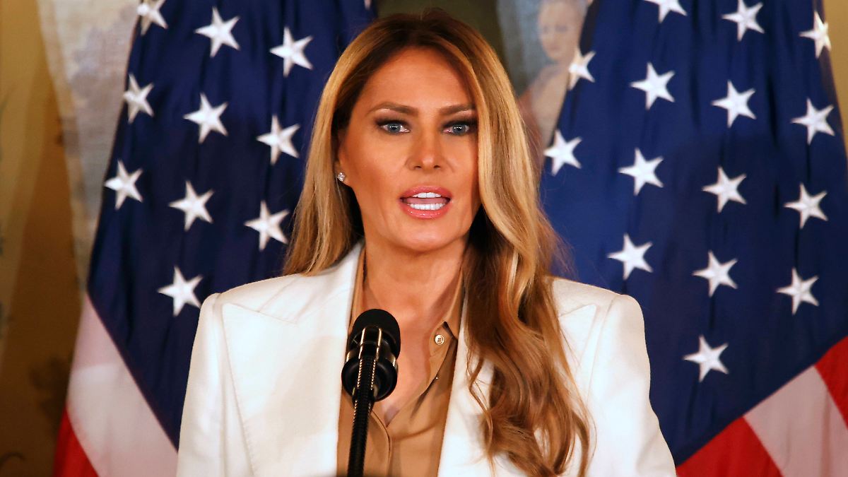 Vom-Apple-Chef-bis-K-nigin-Rania-Melania-Trump-zeigt-ihren-Film-geladenen-G-sten