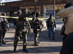 US-Regierung spricht von Notwehr: Videobilder zeigen: Alex Pretti war keine Gefahr für ICE-Kräfte