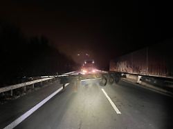 Niedersachsen & Bremen: Polizei prüft Serie nächtlicher Lkw-Blockaden auf A281