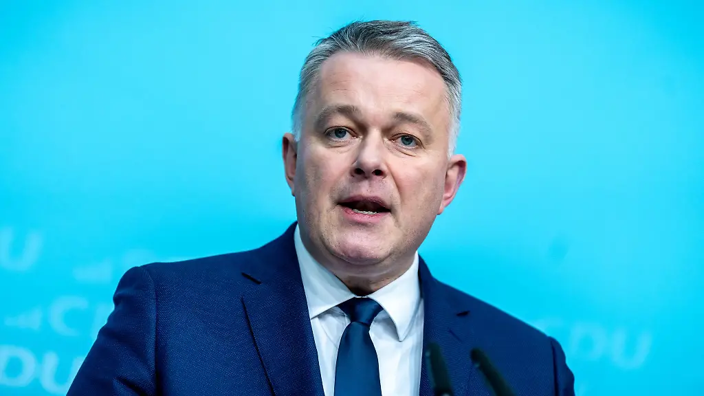 Die-Diskussion-um-Teilzeit-Einschraenkungen-kommt-fuer-Gordon-Schnieder-zur-Unzeit