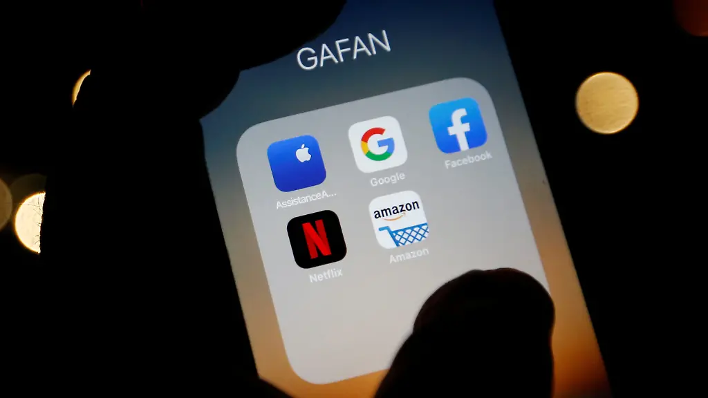 2020-11-11T084051Z-1-LYNXMPEGAA0FF-RTROPTP-4-USA-TRADE-FRANCE