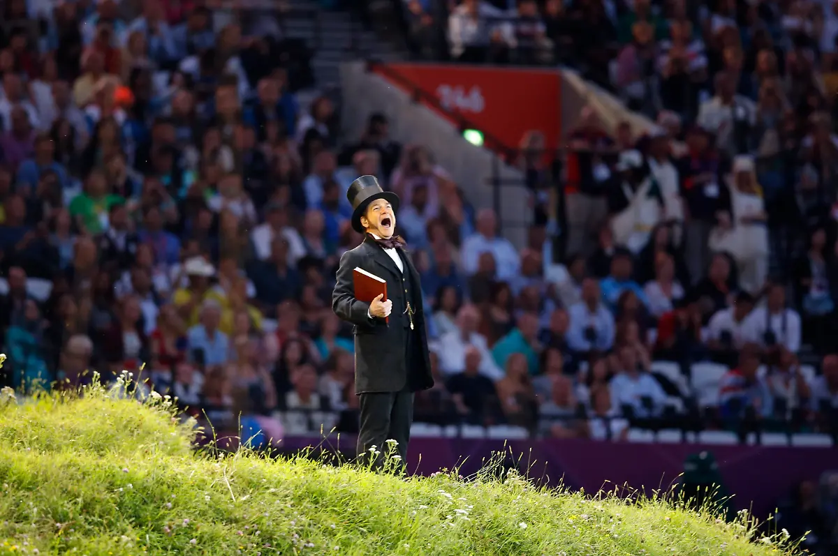 2012-07-27T120000Z-1686833340-TB3E87R1LHY1B-RTRMADP-3-OLY-OPEN-CEREMONY-DAY0-ACT1