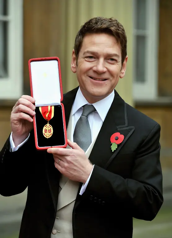 2012-11-09T120000Z-1744893446-GM1E8BA020Q01-RTRMADP-3-BRITAIN