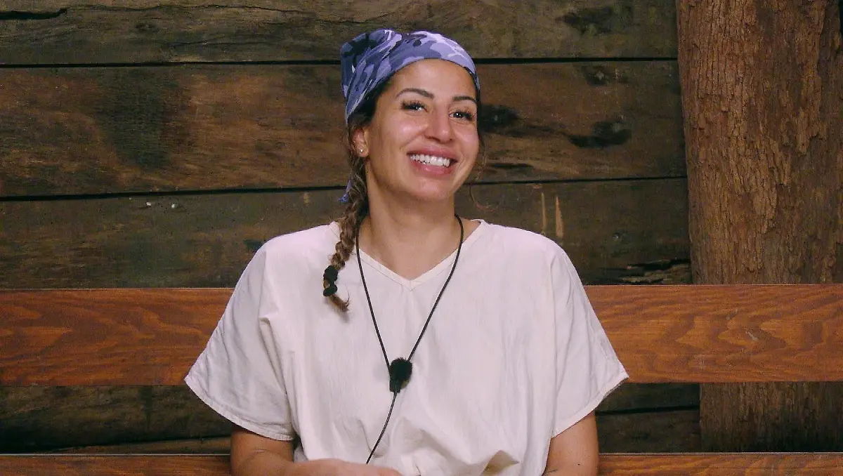 ACHTUNG-SPERRFRIST-FUeR-ALLE-MEDIEN-BIS-ZUM-SHOWENDE-MONTAG-26-JANUAR-2026-22-30-UHR-Eva-Benetatou-ist-in-den-Weiher-gestuerzt-Fuer-Eva-ist-schnell-klar-warum-es-dazu-kam-Aberglauben-spielt-fuer-sie-eine-grosse-Rolle-Ich-glaube-an-das-boese-Auge-und-heute-hat-auf-jeden-Fall-jemand-ein-Auge-auf-mich-gemacht-Die-Verwendung-des-sendungsbezogenen-Materials-ist-nur-mit-dem-Hinweis-und-Verlinkung-auf-RTL-gestattet