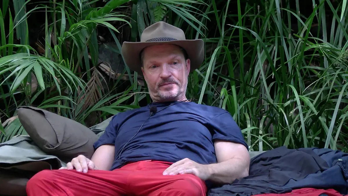 ACHTUNG-SPERRFRIST-FUeR-ALLE-MEDIEN-BIS-ZUM-SHOWENDE-MONTAG-26-JANUAR-2026-22-30-UHR-Ariel-und-Umut-reden-gleichzeitig-aufeinander-ein-Hardy-Krueger-kommentiert-trocken-Muppet-Show-Die-Verwendung-des-sendungsbezogenen-Materials-ist-nur-mit-dem-Hinweis-und-Verlinkung-auf-RTL-gestattet