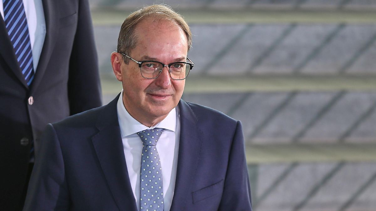 Nach-Anschlag-auf-Berliner-Stromnetz-Dobrindt-will-mehr-Befugnisse-f-r-Verfassungsschutz