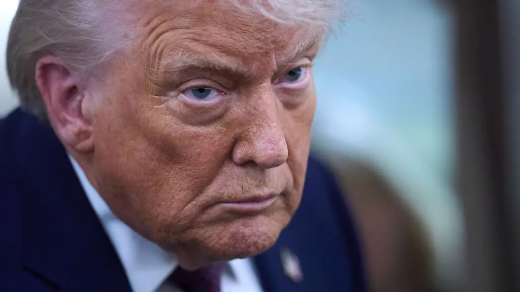 Die-USA-haben-nach-Worten-Trumps-eine-Armada-nahe-dem-Iran-stationiert